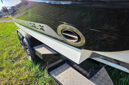 Sea Ray 270 SLX image