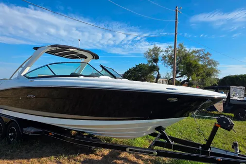 Sea Ray 270 SLX image