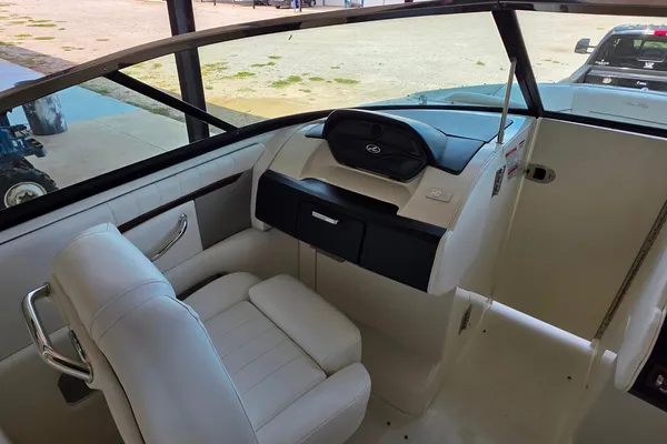 Sea Ray 270 SLX image