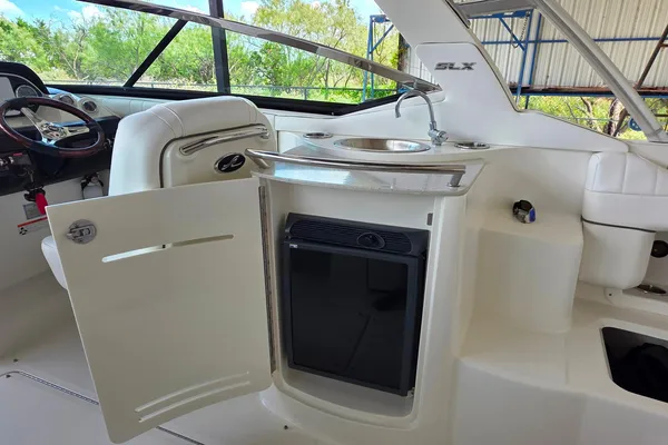 Sea Ray 270 SLX image