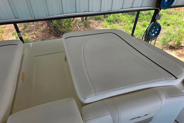 Sea Ray 270 SLX image