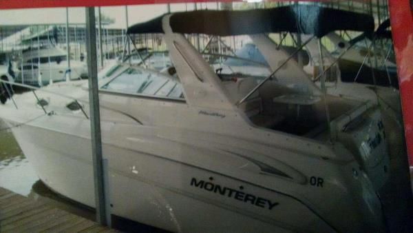 Monterey 282 Cruiser - main image