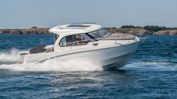 Beneteau Antares 8
