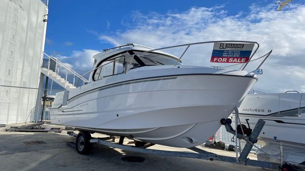 Beneteau Antares 8