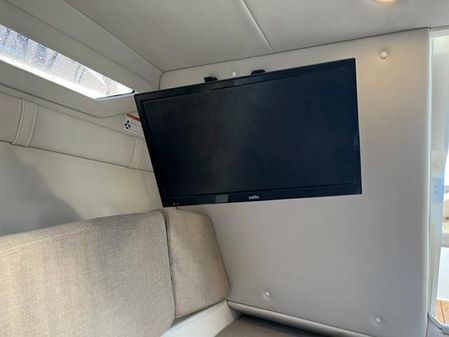 Bayliner VR5 Cuddy image