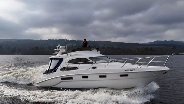 Sealine F37 image
