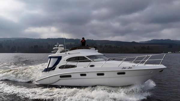 Sealine F37