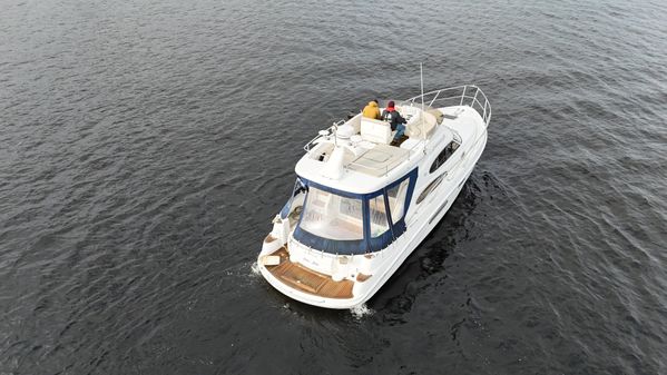 Sealine F37 image