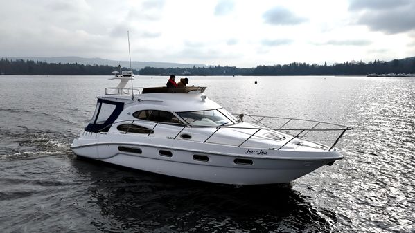 Sealine F37 image