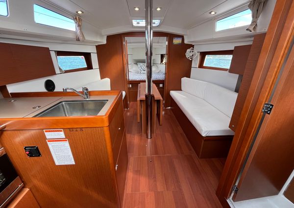 Beneteau OCEANIS-35-1 image