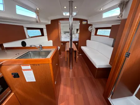 Beneteau OCEANIS-35-1 image