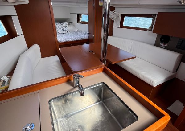 Beneteau OCEANIS-35-1 image