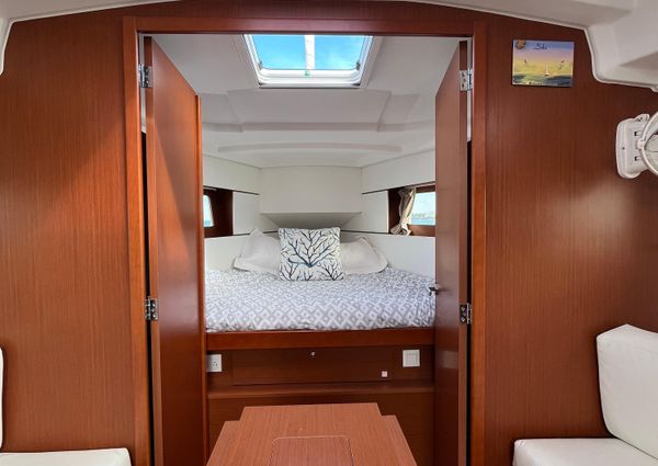 Beneteau OCEANIS-35-1 image