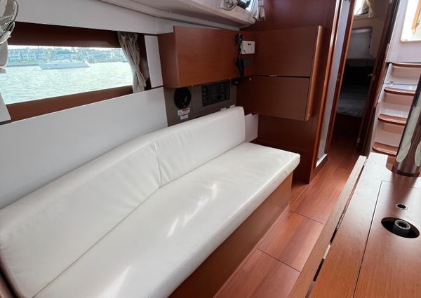 Beneteau OCEANIS-35-1 image
