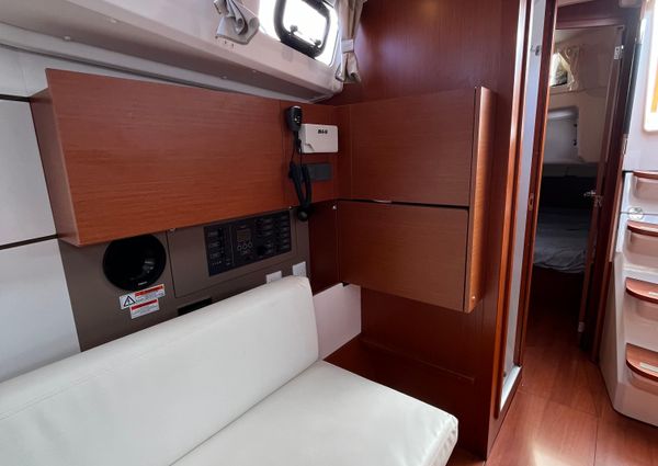 Beneteau OCEANIS-35-1 image