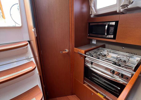 Beneteau OCEANIS-35-1 image