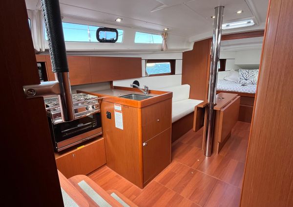 Beneteau OCEANIS-35-1 image
