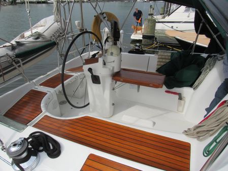 Beneteau 361 image