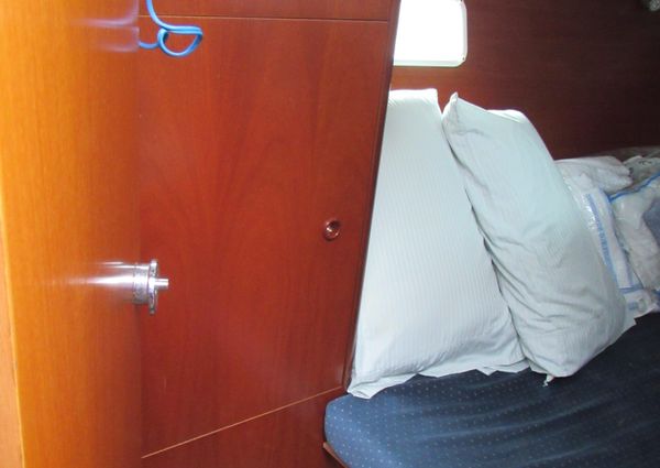 Beneteau 361 image