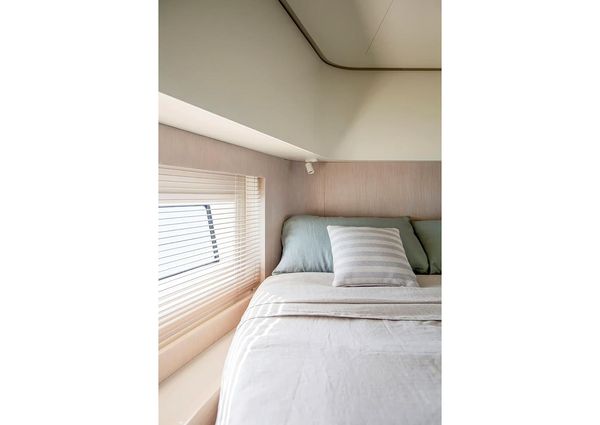 Azimut SEADECK-6 image