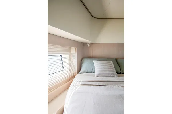 Azimut SEADECK-6 image