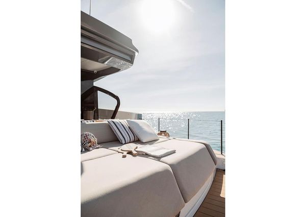 Azimut SEADECK-6 image