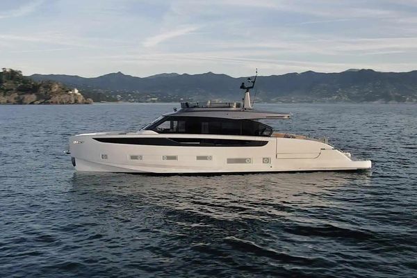 Azimut SEADECK-7 - main image