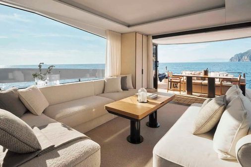 Azimut SEADECK-7 image