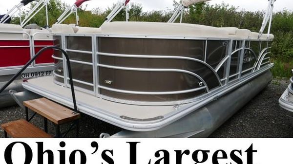 Sylvan Mirage 820 Cruise