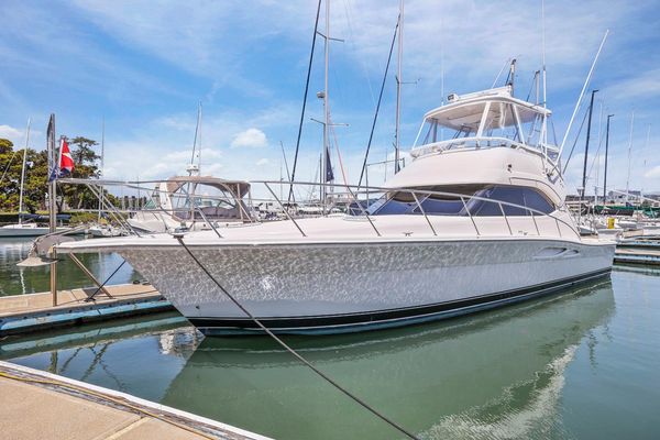 Riviera 42 Flybridge - main image