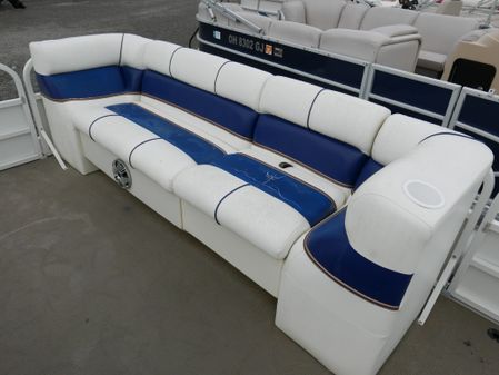 Bentley-pontoons 240-CRUISE image