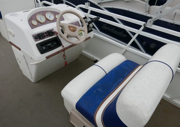 Bentley-pontoons 240-CRUISE image