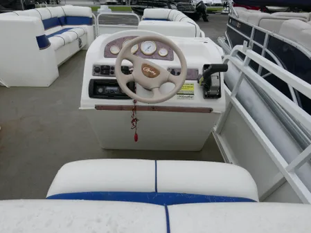 Bentley-pontoons 240-CRUISE image