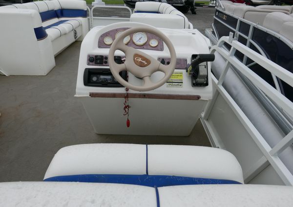 Bentley-pontoons 240-CRUISE image