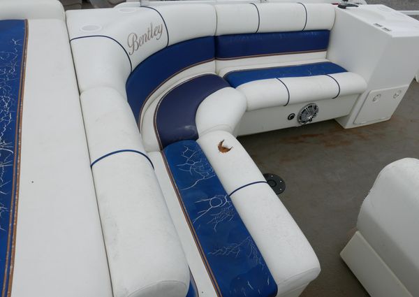 Bentley-pontoons 240-CRUISE image