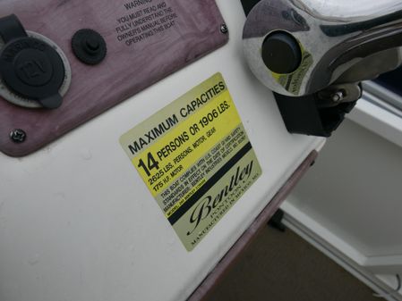 Bentley-pontoons 240-CRUISE image