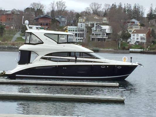 Meridian 441 Sedan - main image