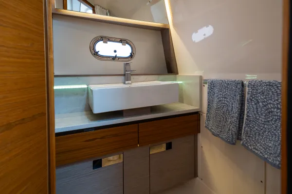 Tiara-sport 38-LS image