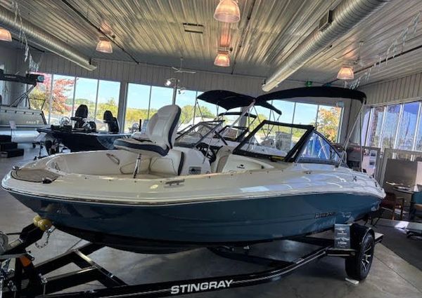 Stingray 191DC-DUAL-CONSOLE-BOWRIDER image