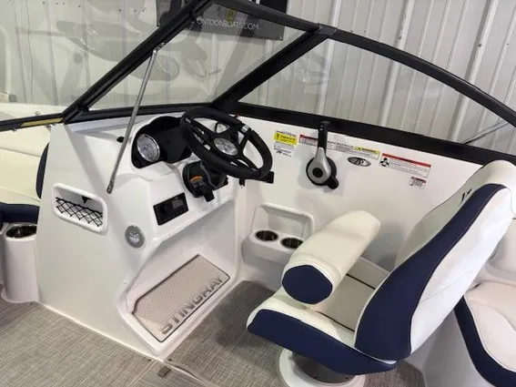 Stingray 191DC-DUAL-CONSOLE-BOWRIDER image