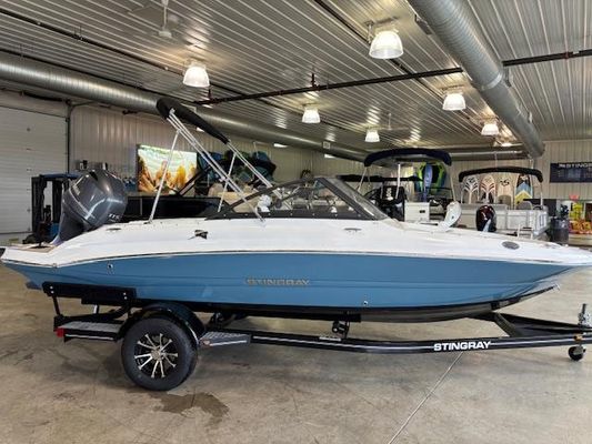 Stingray 191DC-DUAL-CONSOLE-BOWRIDER - main image