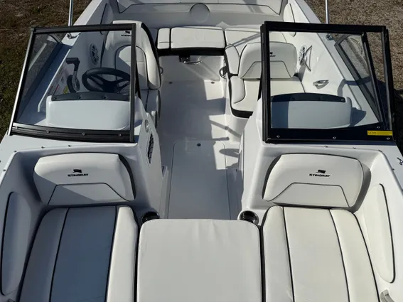 Stingray 172DC image