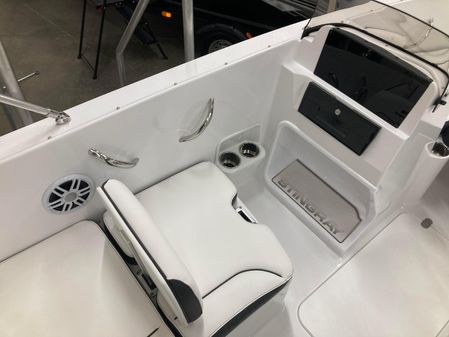 Stingray 172DC image