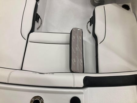 Stingray 172DC image