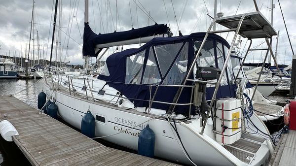 Beneteau Oceanis 411 Celebration 