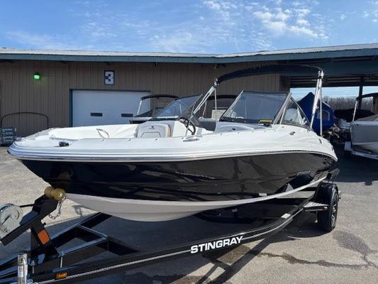 Stingray 191DC-DUAL-CONSOLE-BOWRIDER - main image