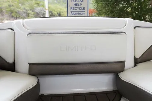 Yamaha Boats 242 Limited S E-Series image