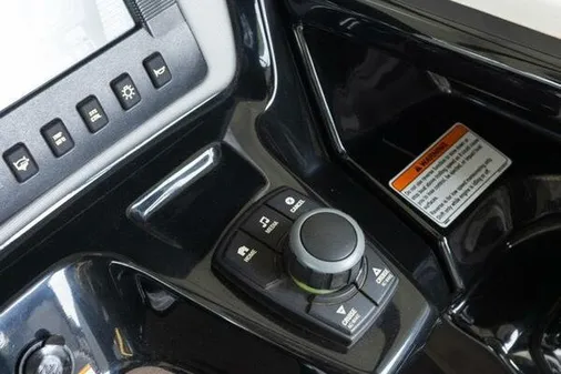 Yamaha Boats 242 Limited S E-Series image