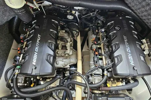 Yamaha Boats 242 Limited S E-Series image