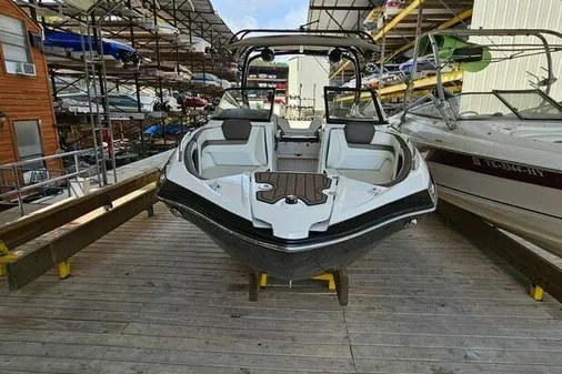 Yamaha Boats 242 Limited S E-Series image